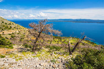 Dračí jeskyně (Zmajeva špilja), ostrov Brač, Chorvatsko