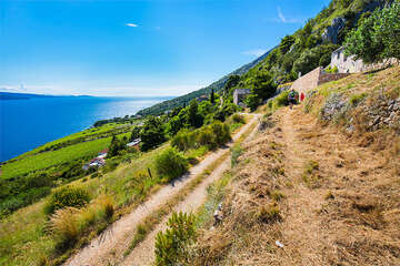 Dračí jeskyně (Zmajeva špilja), ostrov Brač, Chorvatsko