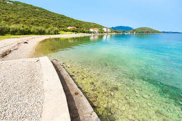 Zátoka Luka Dubrava - pláž, poloostrov Pelješac, Chorvatsko