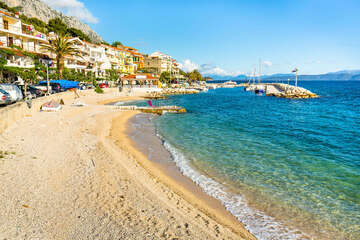 Apartmány Fontana - pláž před domem, Podgora - Čaklje, Makarská riviéra, Chorvatsko