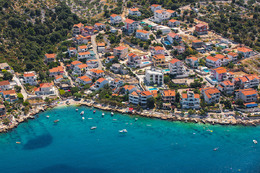 Ražanj - letecký pohled, Šibenická riviéra, Chorvatsko