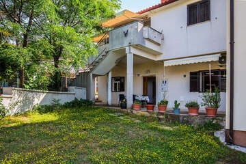 Apartmány Batana - zahrada u A1 (před renovací), Pula-Banjole, poloostrov Istrie, Chorvatsko