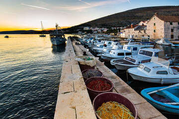 Seget Donji - staré město, Trogirská riviéra, Chorvatsko