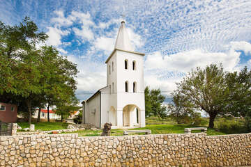Vlašiči - kostel sv. Jeronima, ostrov Pag, Chorvatsko