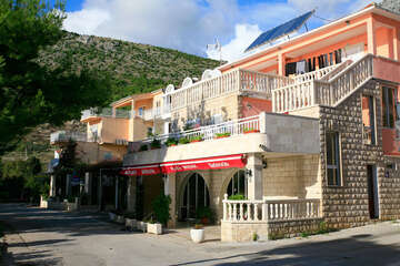 Drvenik - Gornja Vala, restaurace Plaža, Makarská riviéra, Chorvatsko