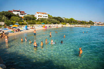 Mandre - oblázkové pláže, ostrov Pag, Chorvatsko