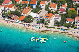 Apartmány v Mandre - nafukovací aquapark u pláže, ostrov Pag, Chorvatsko