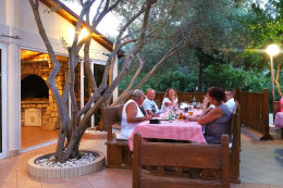 Mandre - restaurace Lanterna, ostrov Pag, Chorvatsko