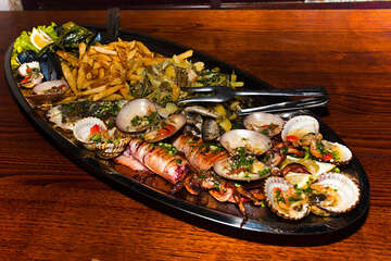 Mandre - mořské plody v restauraci Bonaca, ostrov Pag, Chorvatsko