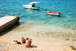 Stará Novalja - písčitooblázkové pláže, ostrov Pag, Chorvatsko