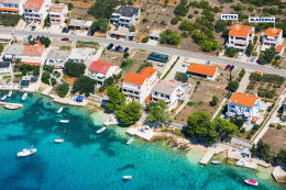 Stará Novalja - letecký pohled, ostrov Pag, Chorvatsko