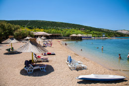 Stará Novalja - písečná pláž Planjka, ostrov Pag, Chorvatsko