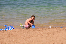 Povljana - písečná pláž poblíž domu Bendžo, ostrov Pag, Chorvatsko