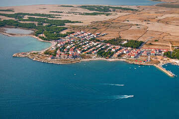 Povljana - letecky, ostrov Pag, Chorvatsko