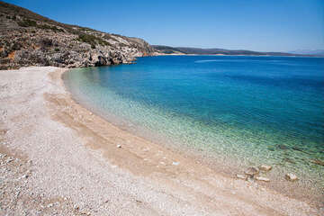 Vrbnik - pláž Potovošće, ostrov Krk, Chorvatsko