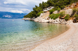 Ostrov Hvar - severní zátoka s apartmány Žana, Chorvatsko