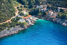 Ostrov Hvar - severní zátoka s apartmány Bonaca, Chorvatsko