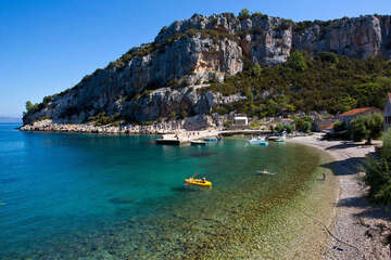 Vela Stiniva - pláž, ostrov Hvar, Chorvatsko