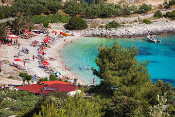 Hvar - pláž, ostrov Hvar, Chorvatsko