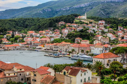 Jelsa, ostrov Hvar, Chorvatsko