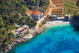 Ostrov Hvar - severní zátoka s apartmány Žana, Chorvatsko