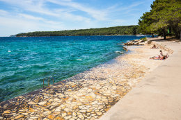 Stari Grad - pláž, ostrov Hvar, Chorvatsko