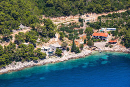 Jižní zátoky ostrova Hvar - zátoka s apartmány Zdenko, Chorvatsko