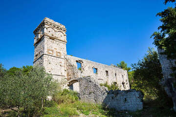 Ostrov Ščedro - pozůstatky kláštera v zátoce Manastir, Chorvatsko