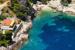 Apartmány Vlaho I - letecký pohled, jižní zátoky, ostrov Hvar, Chorvatsko