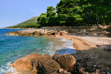 Ivan Dolac - FKK pláž, ostrov Hvar, Chorvatsko