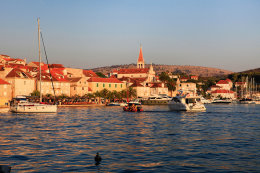 Letovisko Milna, ostrov Brač, Chorvatsko