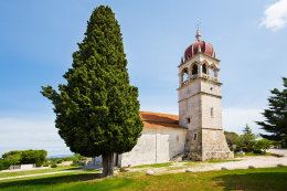 Donji Humac - kostel sv. Fabiána a Sebastiána, ostrov Brač, Chorvatsko