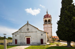 Donji Humac - kostel sv. Fabiána a Sebastiána, ostrov Brač, Chorvatsko