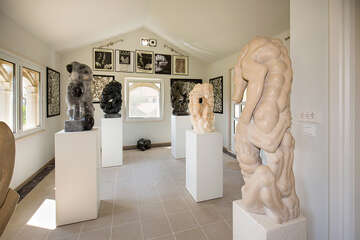 Donji Humac - kamenická a sochařská dílna Jakšić, ostrov Brač, Chorvatsko