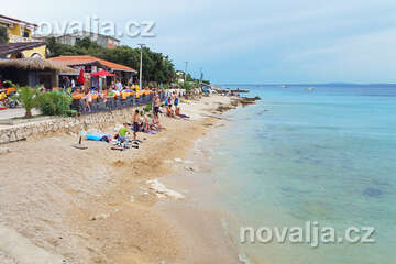 Mandre - kavárny u pláže, ostrov Pag, Chorvatsko