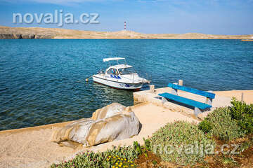 Dinjiška - pobřeží, ostrov Pag, Chorvatsko