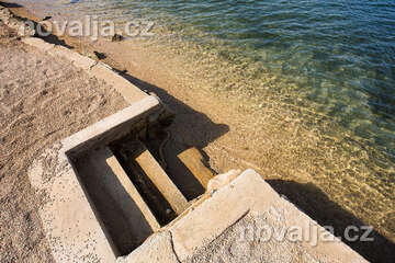 Dinjiška - pláže, ostrov Pag, Chorvatsko