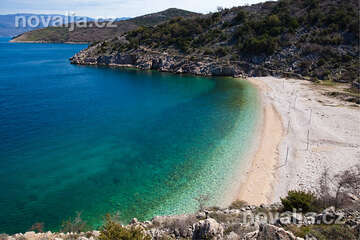 Vrbnik - pláž Potovošće, ostrov Krk, Chorvatsko