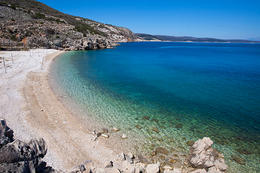 Vrbnik - pláž Potovošće, ostrov Krk, Chorvatsko 	