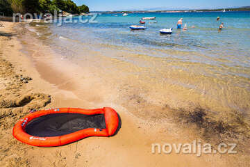 Tkon - písečná pláž Klanac, ostrov Pašman, Chorvatsko