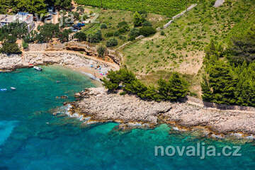 Ivan Dolac - pláže, ostrov Hvar, Chorvatsko