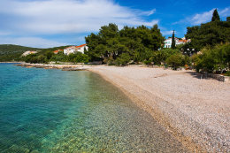 Maslinica - pláže, ostrov Šolta, Chorvatsko