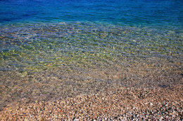 Maslinica - pláže, ostrov Šolta, Chorvatsko