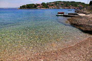 Stomorska - oblázkové pláže, ostrov Šolta, Chorvatsko