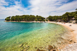 Drage - oblázková pláž Porat, Zadarská riviéra, Chorvatsko