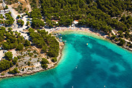 Drage - oblázková pláž Porat - letecký pohled, Zadarská riviéra, Chorvatsko