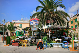 Vodice - restaurace, Šibenická riviéra, Chorvatsko