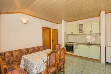 A2 - apartmány Ovrlja, Kanica, Šibenická riviéra, Chorvatsko