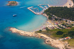 Další pláže severně od Loparu, ostrov Rab, Chorvatsko