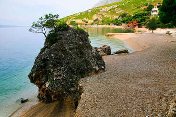 Pláže Medići, Omišská riviéra, Chorvatsko